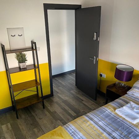 The Willow - Superb Spacious 3 Bed Room Apartment Блэкпул Экстерьер фото